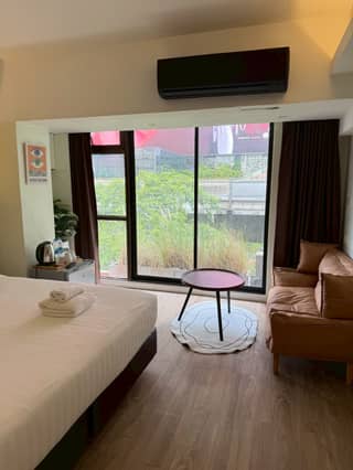 มุมพักผ่อน Deluxe Room - Zayn Hotel พร้อมพงษ์